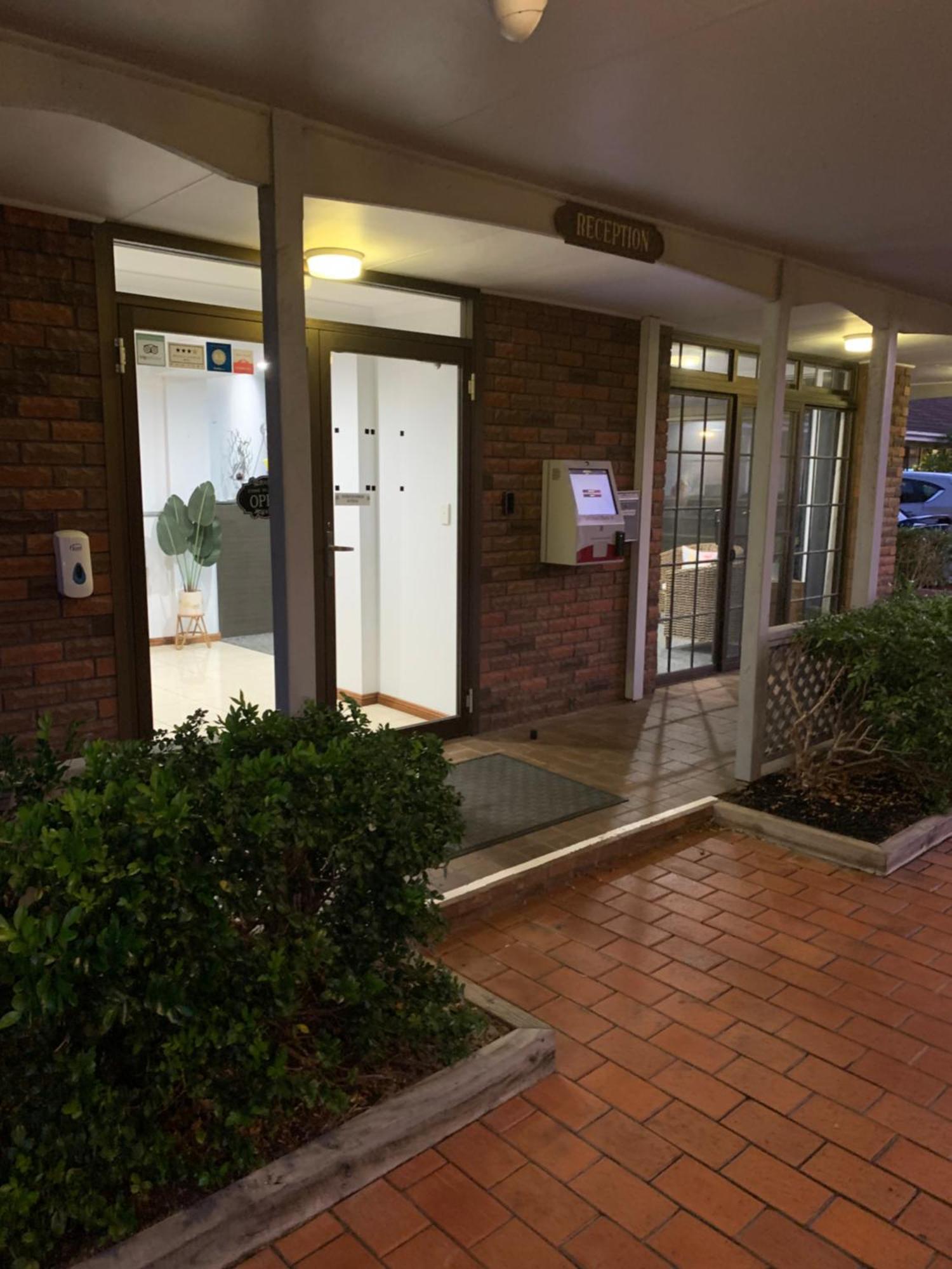 Island Palms Motor Inn Forster Εξωτερικό φωτογραφία